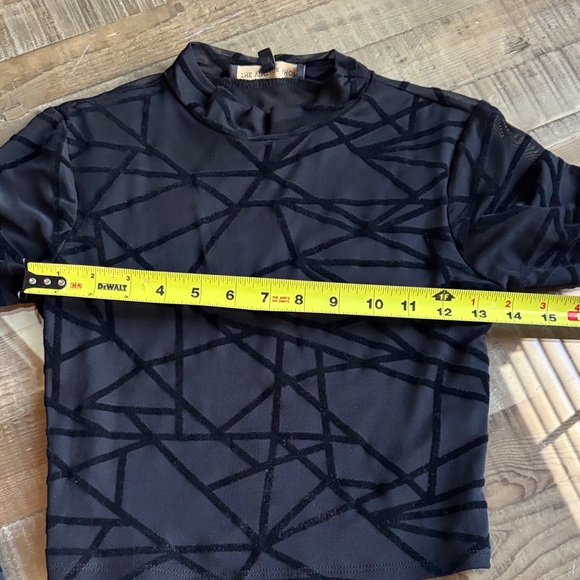 Black Geometric Long Sleeve Top, Sheer back 🤩 - Picture 6 of 7